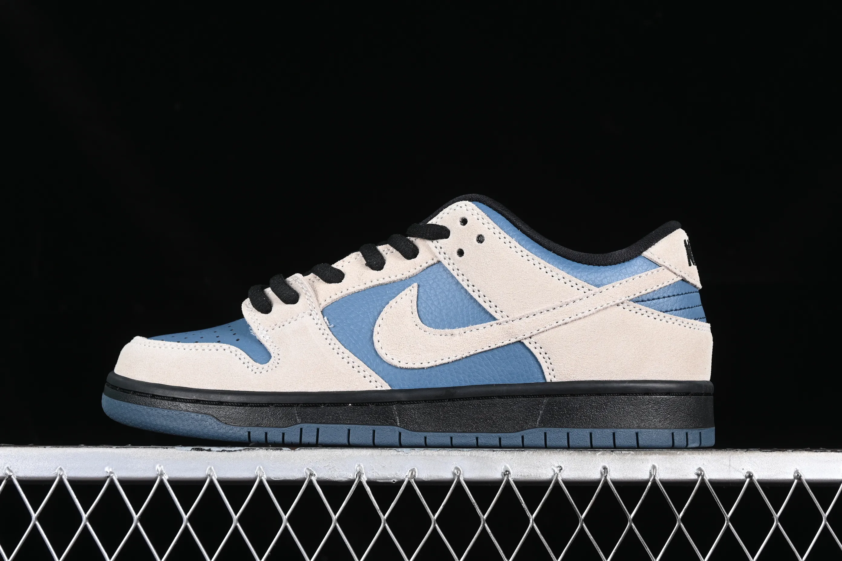All categories Nk SB Dunk series Nk SB Dunk Low low-top sneakers Nk Dunk Low SB Pro Blue and white dunk series low-top casual sports skateboard shoes BQ6817-200